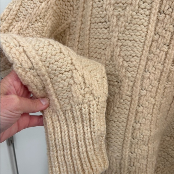 Vintage 100% Virgin Wool Forum Sportswear Cable Hand Knit Sweater Size Large - Picture 4 of 13